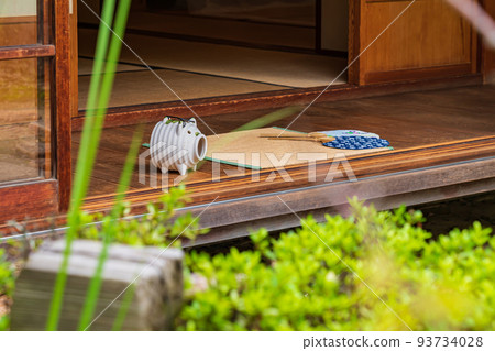 門廊上的蚊子豬・夏天的形象 93734028