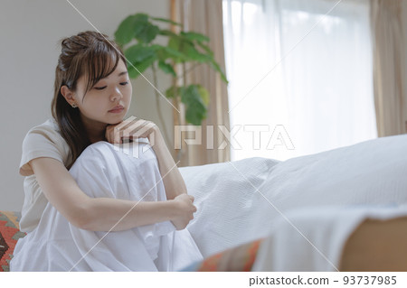 Troubling women Troubling women 93737985