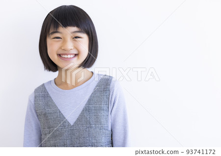 小學女生 93741172