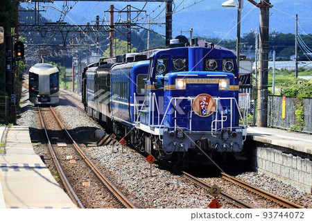 Let the train whistle echo through the streets of Nikko and Kinugawa…SL Taiju “Futara” DE101109 Let the train whistle echo through the streets of Nikko and Kinugawa…SL Taiju “Futara” DE101109 93744072