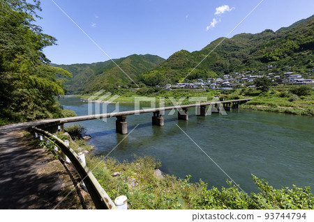 Aso Submersible Bridge (Niyodo River, Kochi Prefecture) 93744794
