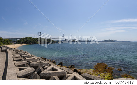 從大島看到的來島海峽大橋(島波海道) 從大島看到的來島海峽大橋(島波海道) 93745418