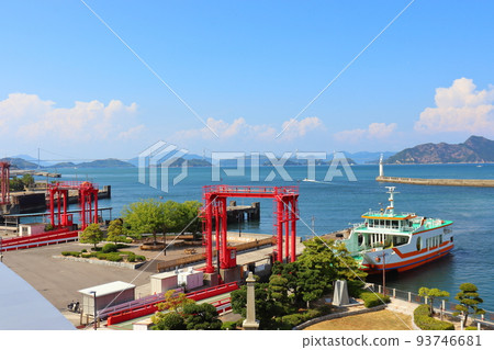 從港區交流中心看到的今治碼頭、今治港和來島海峽大橋 從港區交流中心看到的今治碼頭、今治港和來島海峽大橋 93746681