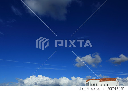 Harmony of blue sky and white clouds 93748461