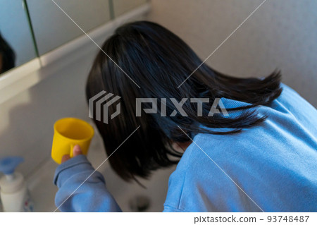 girl, young girl, younger 93748487