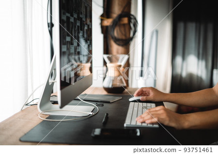 Working and find information on computer Working and find information on computer 93751461