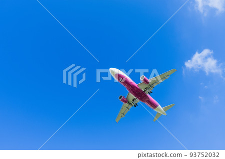 "Airplane" Airbus Airbus A320 (A320ceo) 93752032