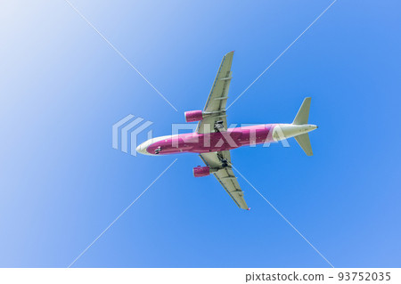 "Airplane" Airbus Airbus A320 (A320ceo) 93752035
