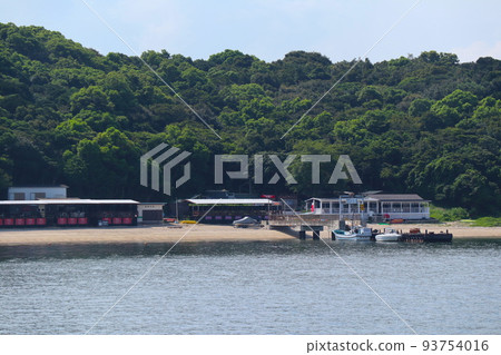 Mikawa Oshima seen from the sea (Gamagori City, Aichi Prefecture) Mikawa Oshima seen from the sea (Gamagori City, Aichi Prefecture) 93754016