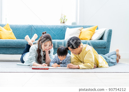 家庭一家 93754212