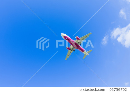 "Airplane" Airbus Airbus A320 (A320ceo) "Airplane" Airbus Airbus A320 (A320ceo) 93756702