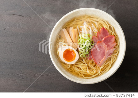 Hot salt steamed ramen with hot steam Hot salt steamed ramen with hot steam 93757414
