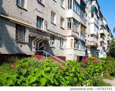 apartment house with front garden in Yoshkar-Ola apartment house with front garden in Yoshkar-Ola 93763741