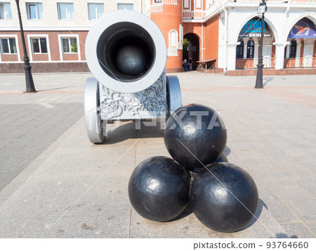front view of Tsar Cannon in Yoshkar-Ola city 93764660