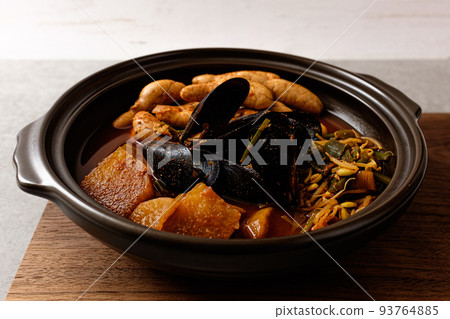 明太子和明太子熬製的辣味明太子湯 93764885