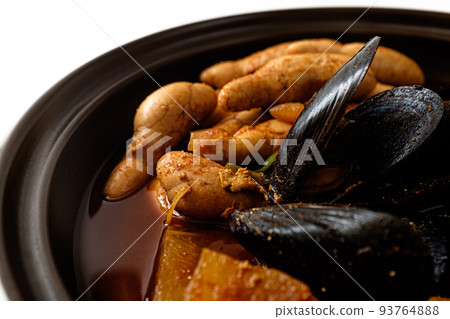 白色背景上的白眼湯 93764888