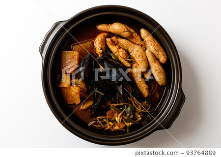 白色背景上的白眼湯 93764889