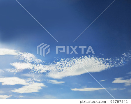 White clouds and blue sky scaly clouds White clouds and blue sky scaly clouds 93767341