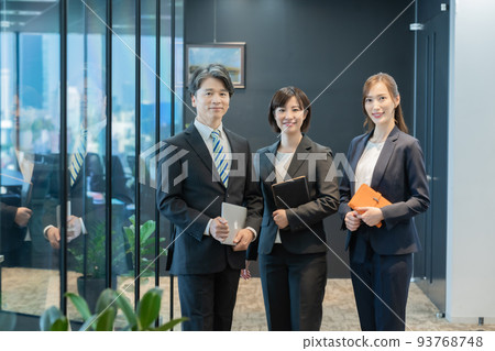 在私人銀行工作的執行團隊 93768748