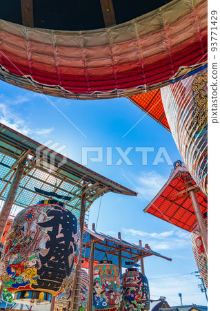 Mikawa Isshiki Large Lantern Festival, a historical picture scroll drawn on a huge lantern <Nishio City, Aichi Prefecture> Mikawa Isshiki Large Lantern Festival, a historical picture scroll drawn on a huge lantern <Nishio City, Aichi Prefecture> 93771429