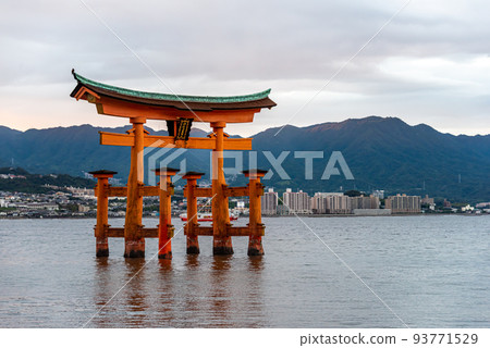 廣島縣嚴島神社大鳥居 廣島縣嚴島神社大鳥居 93771529