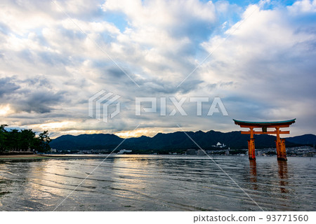 廣島縣嚴島神社大鳥居 廣島縣嚴島神社大鳥居 93771560