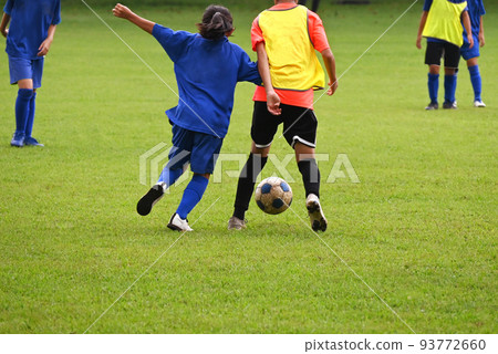 Elementary school girls soccer practice match scenery Elementary school girls soccer practice match scenery 93772660
