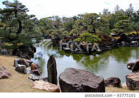 World Heritage Honrikyu Nijo Castle Ninomaru Garden 93775101