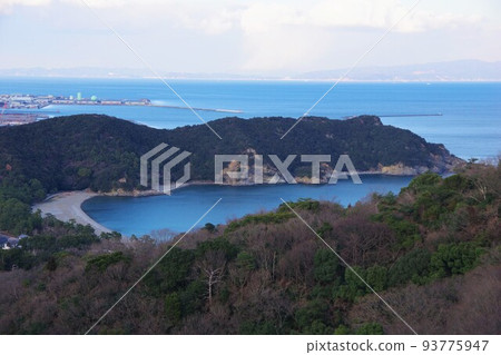 從德島縣姬峰山遠眺大神子海岸和淡路島 93775947