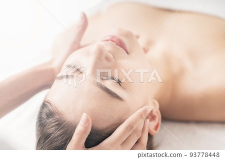 面部按摩 93778448