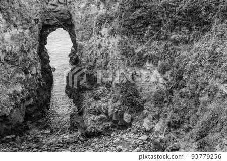 Makizaki Enchi Demon's Footsteps Monochrome [Iki City, Nagasaki Prefecture] 93779256