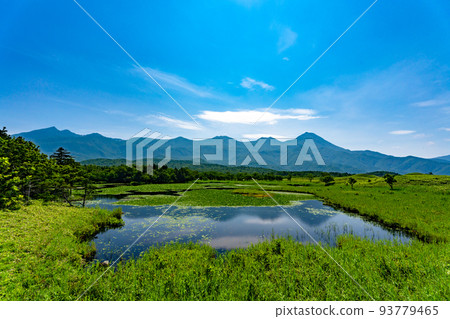 知床五湖 從一子湖看知床山脈 93779465