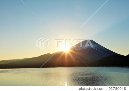 Japan's dawn Mt Fuji and the sun 93780048