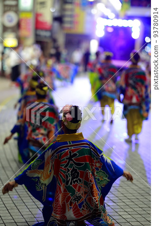 Yosakoi dancing in the arcade 93780914