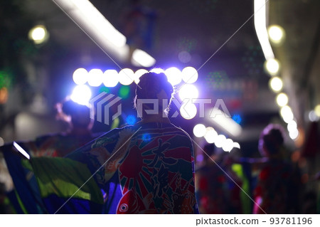 Yosakoi dancing in the arcade 93781196