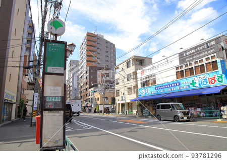 Nezu shrine entrance intersection 93781296
