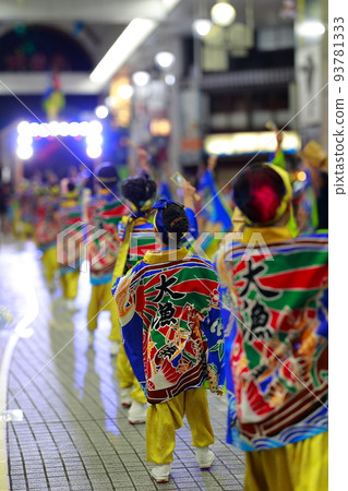 Yosakoi dancing in the arcade Yosakoi dancing in the arcade 93781333
