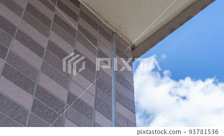 Cracks on the outer wall and deterioration of joints (joints) 93781536