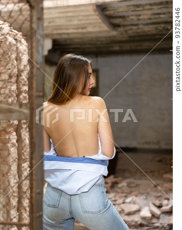 Tempting woman posing in derelict house 93782446