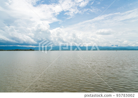 Phayao lake the largest freshwater lake in northern region of Thailand. 93783002