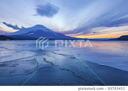 Mt.Fuji and Lake Yamanaka frozen completely in Yamanakako Village, Minamitsuru District, Yamanashi Prefecture Mt.Fuji and Lake Yamanaka frozen completely in Yamanakako Village, Minamitsuru District, Yamanashi Prefecture 93783452