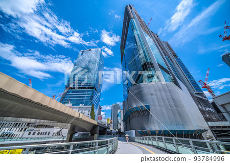 日本東京城市景觀 希望重建澀谷站和櫻岡口（後面的澀谷溪流在建築物中不再可見）= 8 月 8 日 93784996