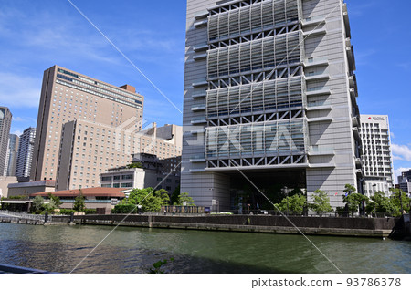 Dojima Bridge and skyscrapers 93786378