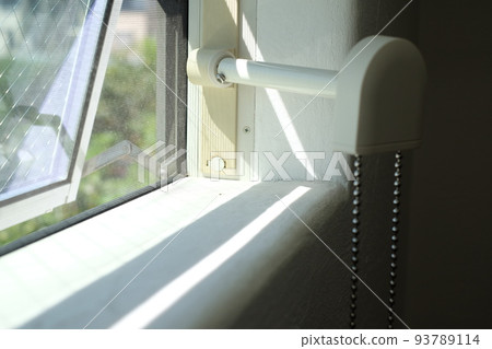 Handle for opening and closing the side-sliding window located at a high position Handle for opening and closing the side-sliding window located at a high position 93789114