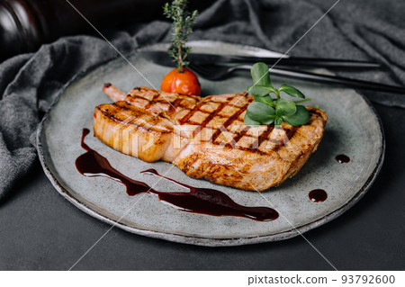 Grilled fillet steak on an plate on plate 93792600