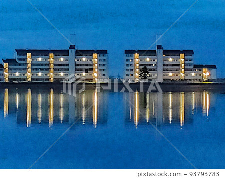 "Mansion standing in a reservoir" watercolor style before dawn "Mansion standing in a reservoir" watercolor style before dawn 93793783