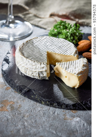 Camembert cheese image 93794378