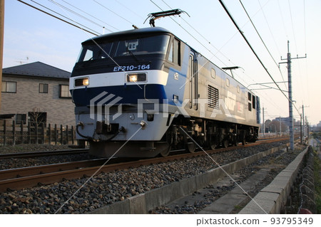 宇都宮線單進運行的EF210電力機車 93795349