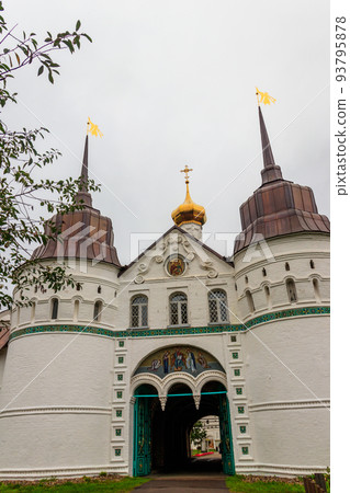 Holy gates in Vvedensky Tolga convent in Yaroslavl, Russia Holy gates in Vvedensky Tolga convent in Yaroslavl, Russia 93795878