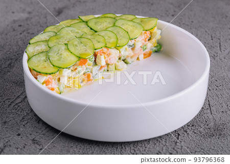 Steamed organic vegetable medly with peas, corn, beans, and carrots 93796368